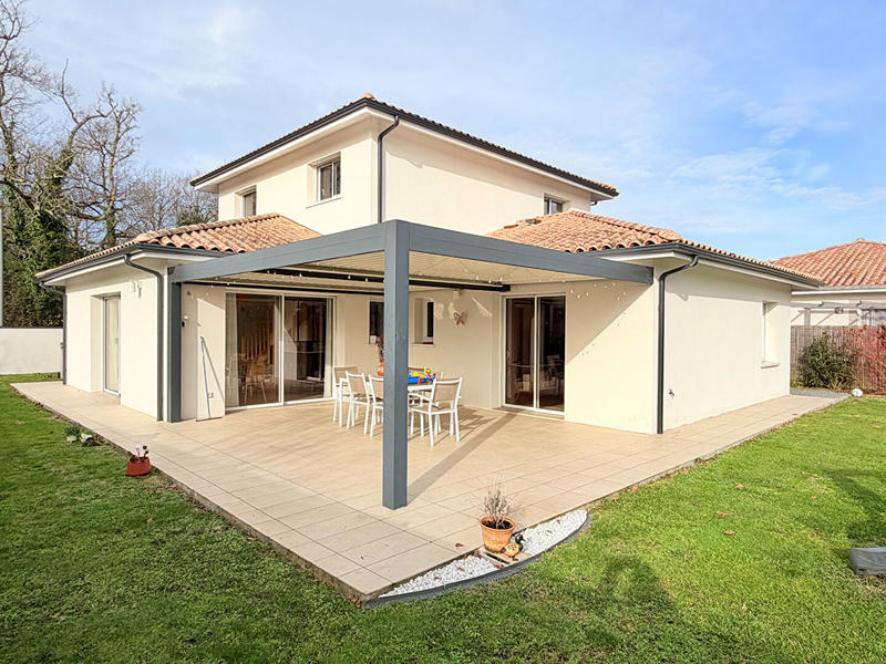 Maison - 149 m² - 7 pièces