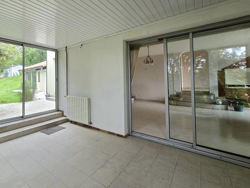 Maison - 282 m² - 11 pièces
