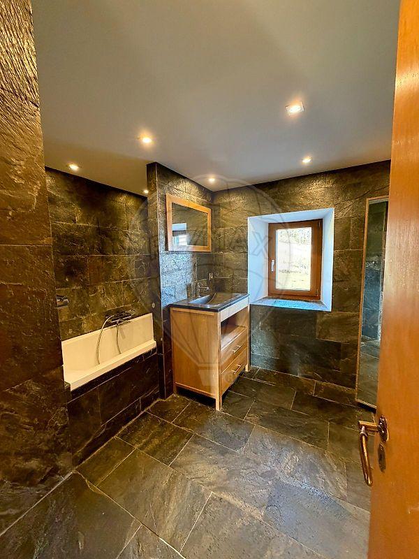 Château - 240 m² - 9 pièces