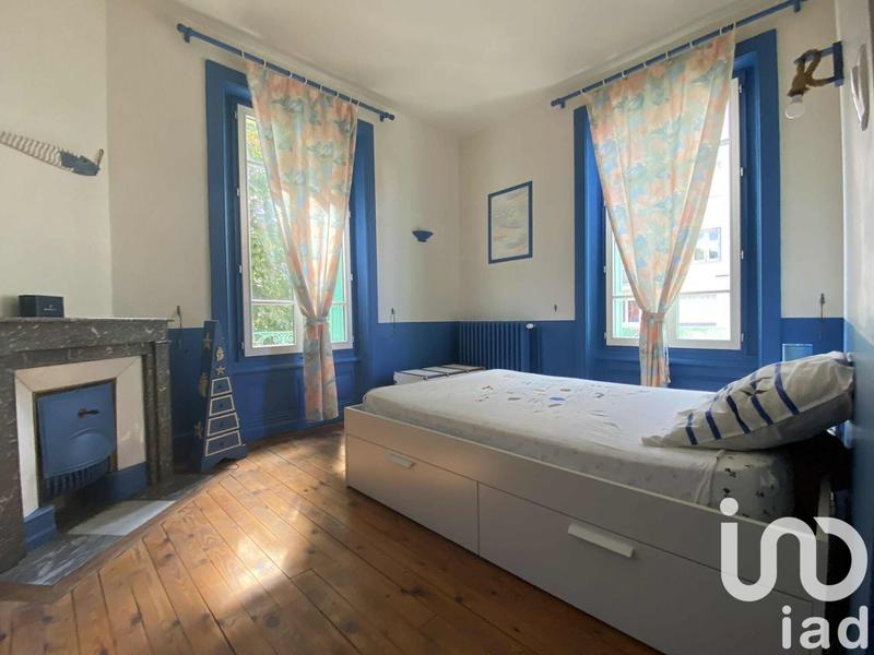 Maison - 220 m² - 7 pièces