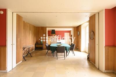 Maison - 434 m² - 16 pièces