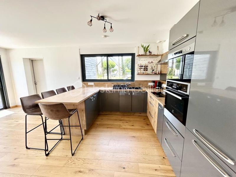 Maison - 122 m² - 7 pièces