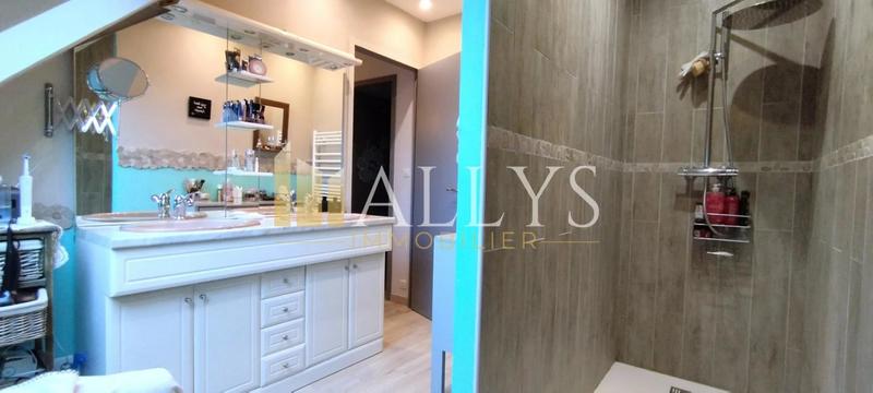 Maison - 122 m² - 7 pièces