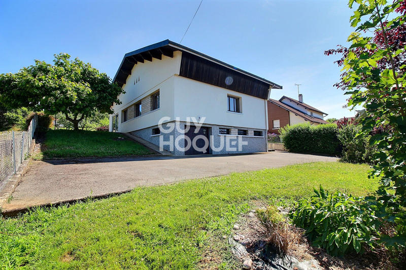 Maison - 218 m² - 9 pièces