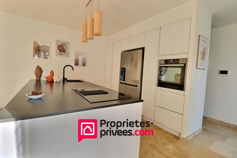 Villa - 222 m² - 10 pièces