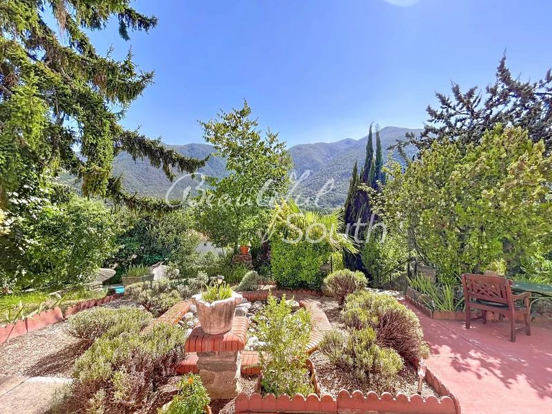 Maison - 200 m² - 9 pièces