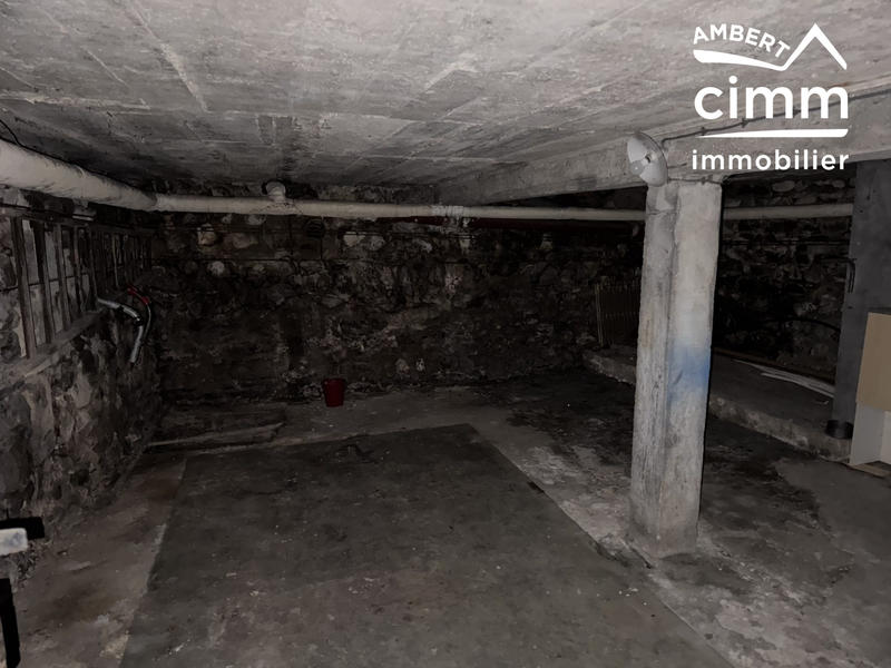 Maison - 180 m² - 12 pièces