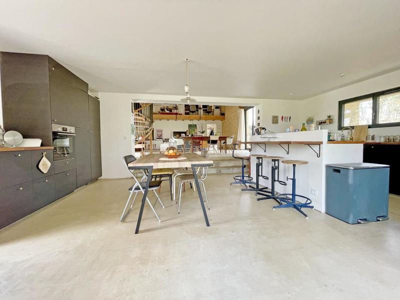 Maison en pierre - 228 m² - 8 pièces