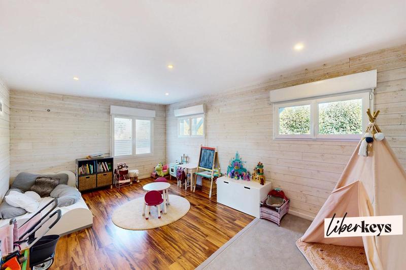 Villa - 180 m² - 6 pièces