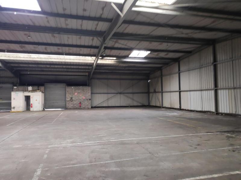 Entrepôt - 2 024 m²