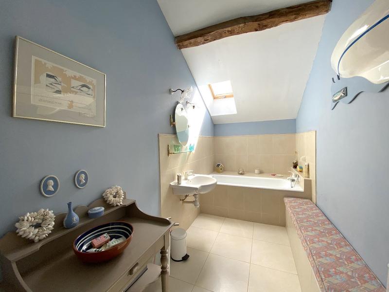 Maison - 288 m² - 9 pièces