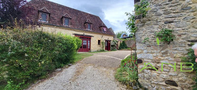 Maison - 330 m² - 12 pièces
