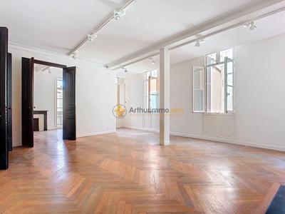 Appartement - 175 m² - 7 pièces