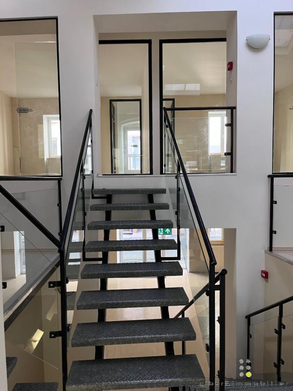 Local commercial - 280 m² - 5 pièces