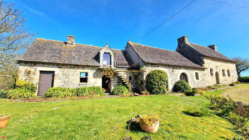 Demeure - 240 m² - 9 pièces