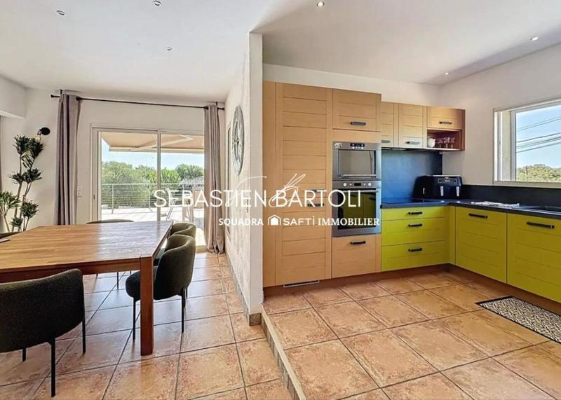 Maison - 168 m² - 5 pièces