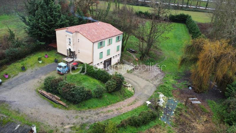 Maison - 260 m² - 12 pièces