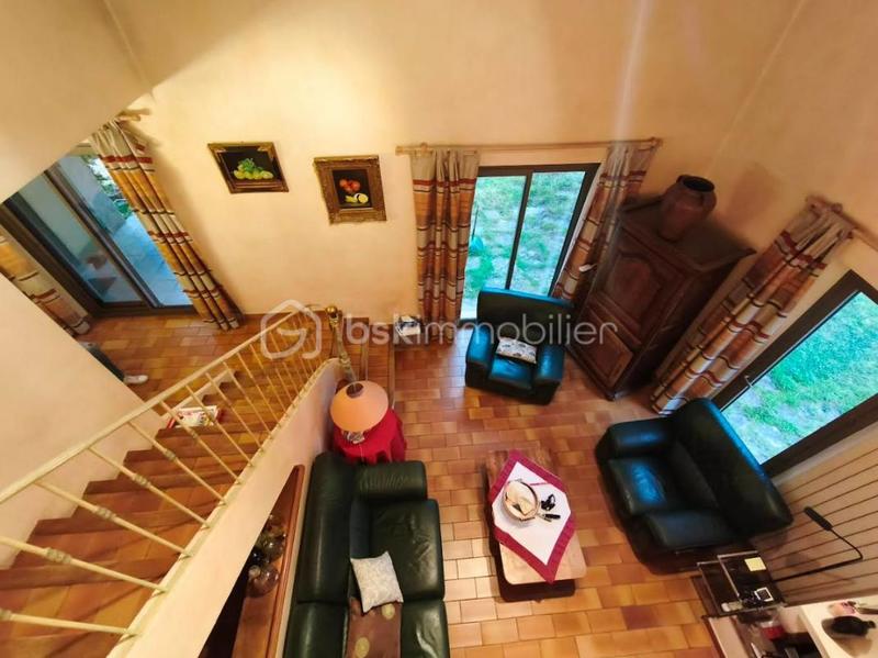 Propriété - 190 m² - 8 pièces