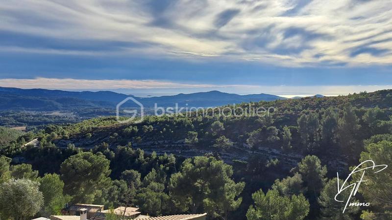 Maison - 92 m² - 5 pièces