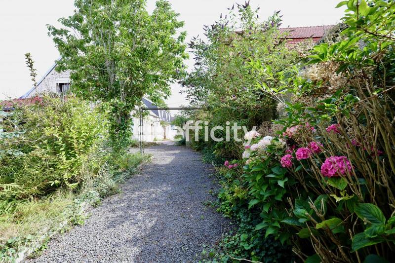 Maison - 208 m² - 12 pièces