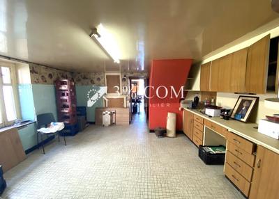 Maison - 220 m² - 7 pièces