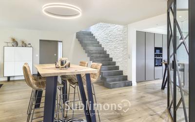 Maison - 250 m² - 8 pièces
