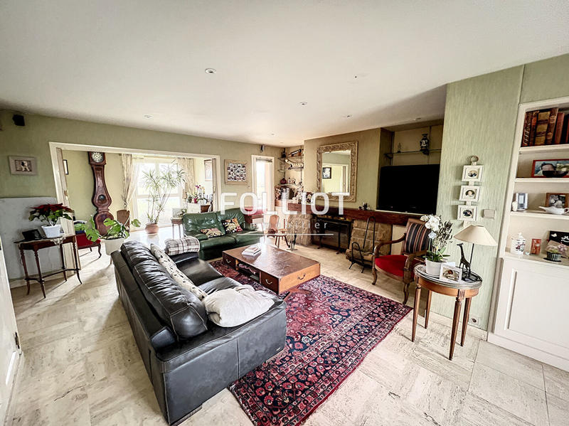 Maison - 294 m² - 9 pièces