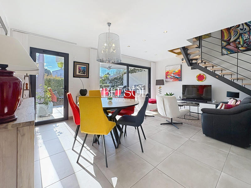 Maison contemporaine - 97 m² - 5 pièces