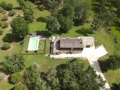 Propriété - 105 m² - 4 pièces