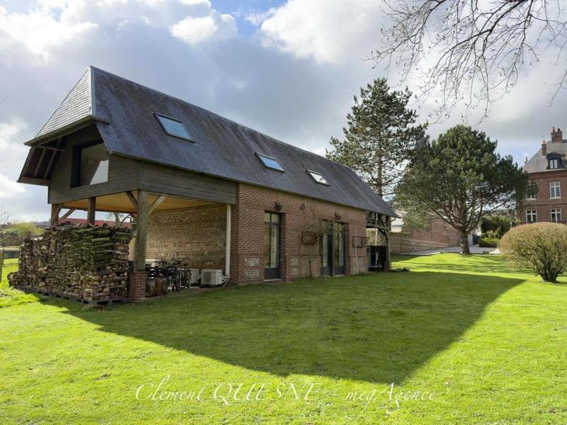 Maison - 421 m² - 11 pièces