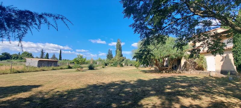 Propriété - 286 m² - 9 pièces