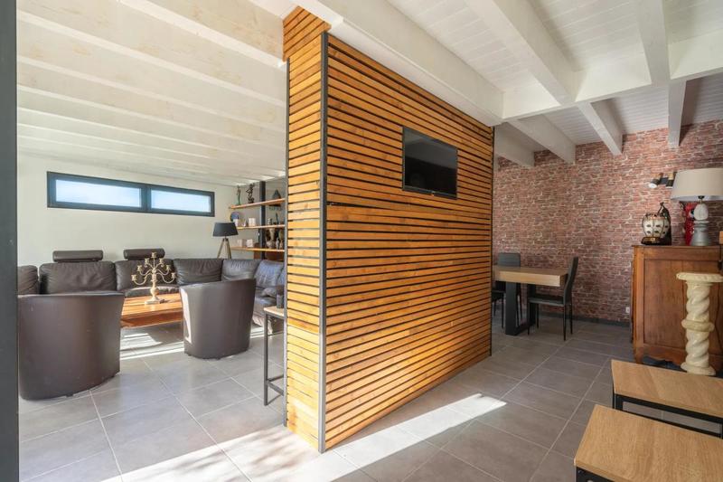 Maison - 151 m² - 8 pièces