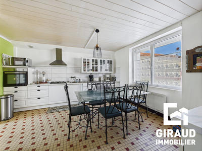 Maison - 127 m² - 7 pièces