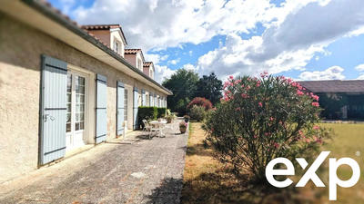 Maison - 219 m² - 9 pièces