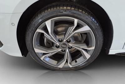 Audi A3 sportback 40 TFSIe s-Line 204 Hybride Rechrageable / Affichage Tete Haute Camera de Recul Audi Sound System