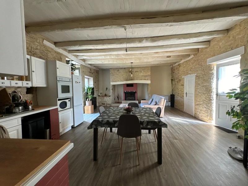 Maison - 280 m² - 9 pièces