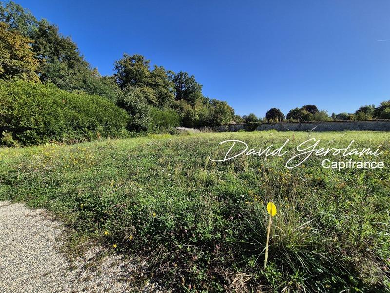 Terrain constructible - 647 m²