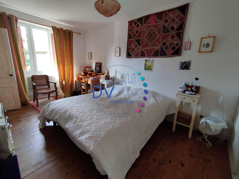 Maison - 230 m² - 7 pièces