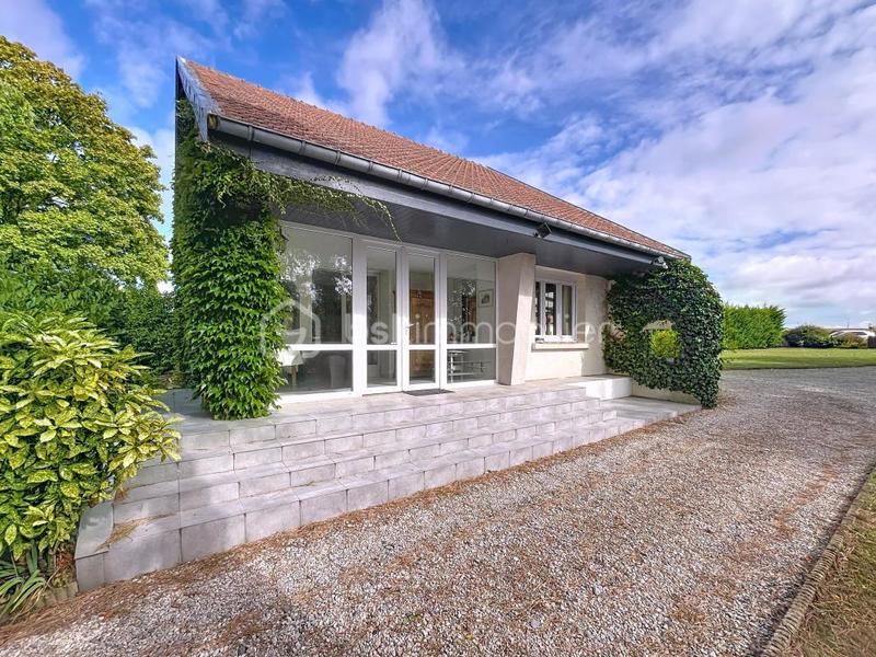 Pavillon - 210 m² - 8 pièces