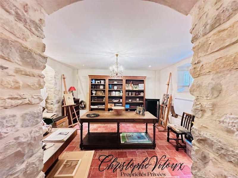 Propriété - 240 m² - 7 pièces