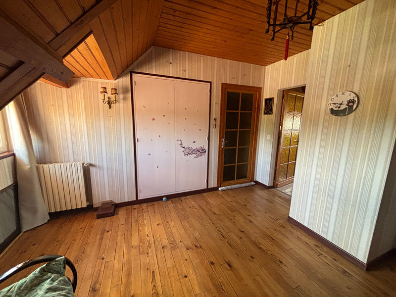 Maison - 250 m² - 7 pièces