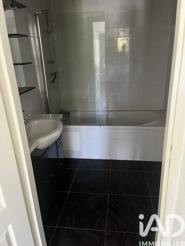 Maison - 300 m² - 4 pièces