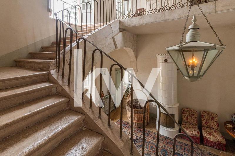 Château - 677 m² - 20 pièces