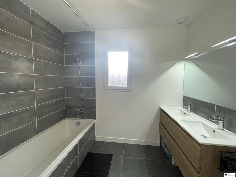 Maison traditionnelle - 87 m² - 4 pièces