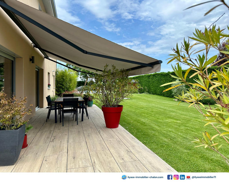 Maison - 225 m² - 7 pièces