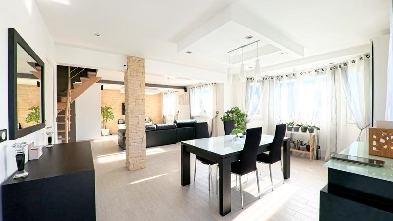 Maison - 191 m² - 6 pièces