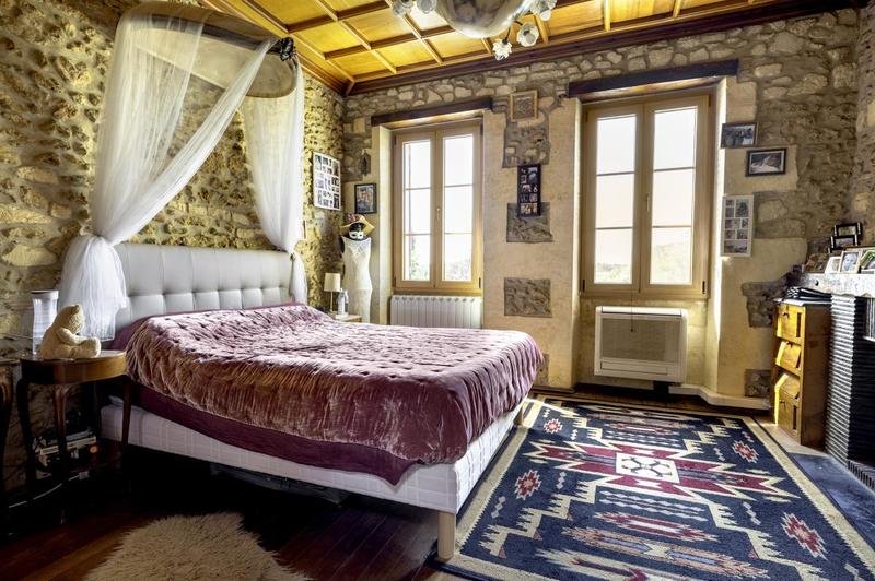 Maison - 260 m² - 8 pièces