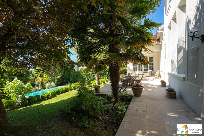 Villa - 204 m² - 8 pièces