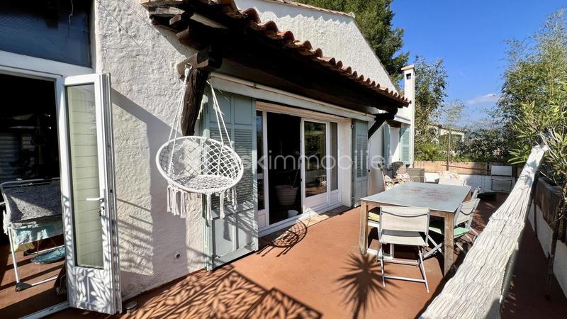 Propriété - 226 m² - 7 pièces