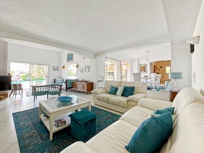 Maison - 175 m² - 6 pièces